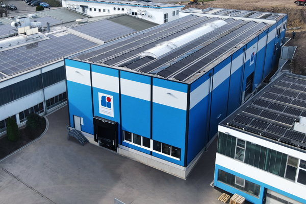 CO<sub>2</sub>-neutral warehouse
